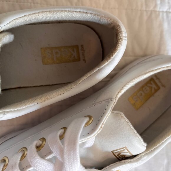 Keds White Leather Sneakers with Gold Eyelets & Soft Foam Insole (8.5) - Picture 3 of 5